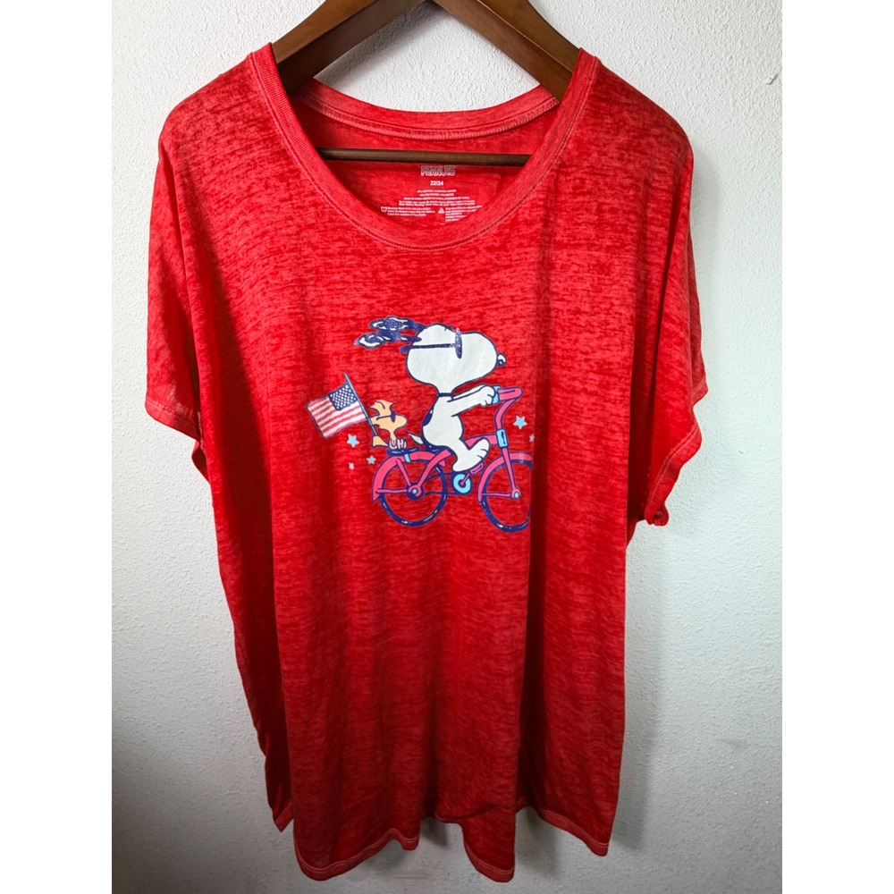 Peanuts Women T-Shirt Red 22/24 Snoopy Woodstock American Flag Bicycle Burnout